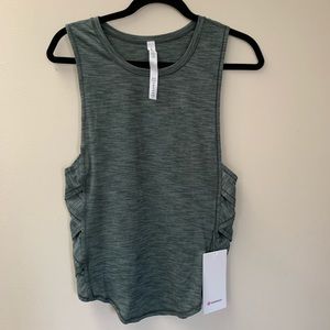 NWT Lululemon Var-City Muscle Tank, size 4 HDFS